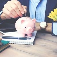 Неработающих пенсионеров могут освободить от НДФЛ с доходов по банковским вкладам